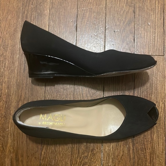 Magli by Bruno Magli Black Wedge Peep Toe Heel Size 7 - Picture 1 of 8